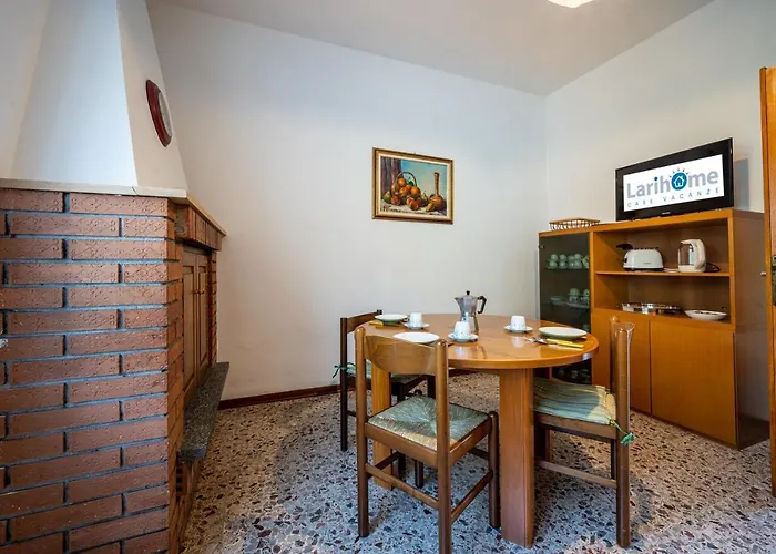 View With Balcony And Parking - Larihome A25
