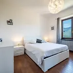 View With Balcony And Parking - Larihome A25