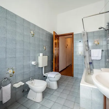 View With Balcony And Parking - Larihome A25 Апартаменты *